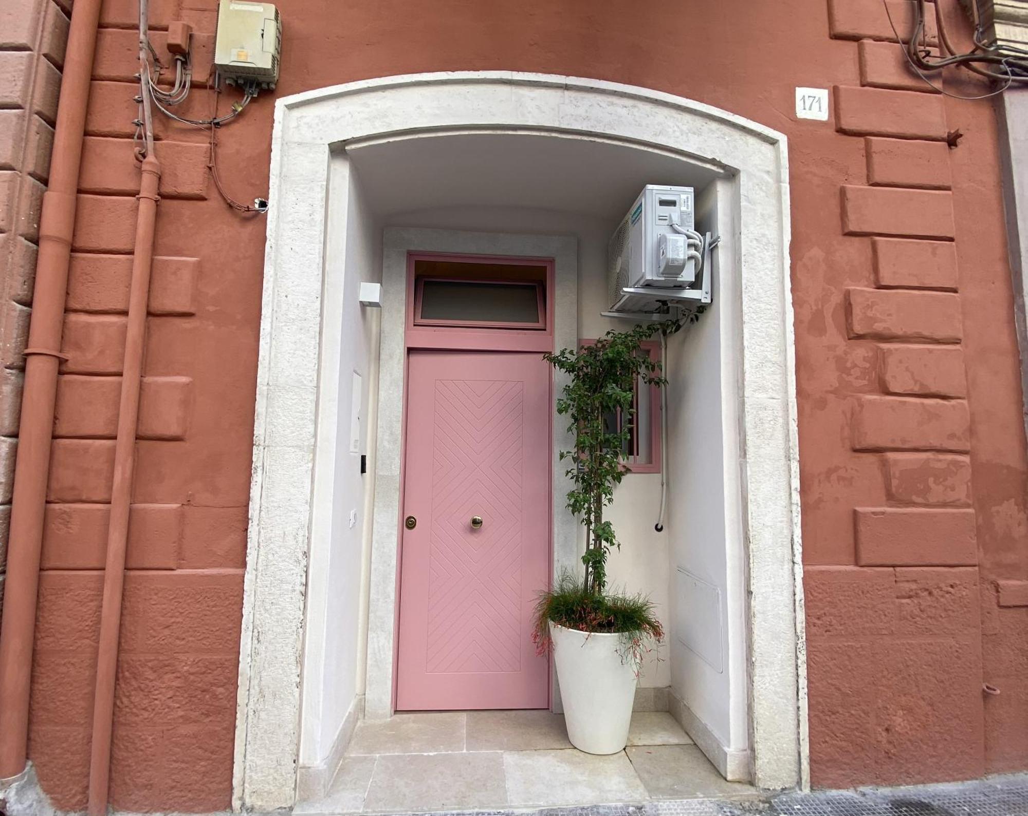 Quiet And Stylish - Bari City Center, Minutes To Station Eksteriør bilde